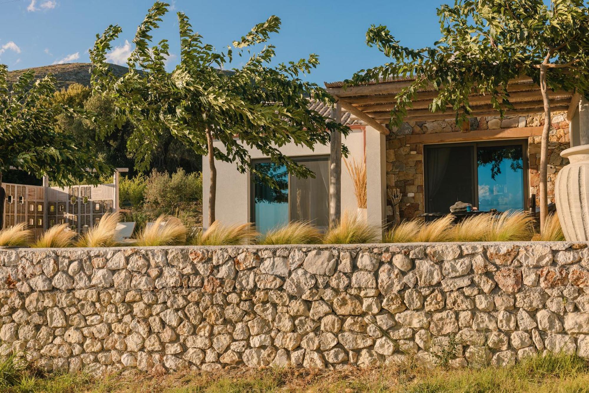 Spathes Suites Kefalonia - Luxury Suites Ratzaklíon Exterior photo